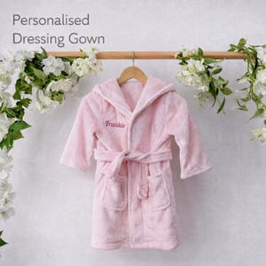 Personalised Babies Girls/Boys Giraffe Embroidered Dressing Gown Novelty Soft Snuggle Warm Cute Gift Matching Set