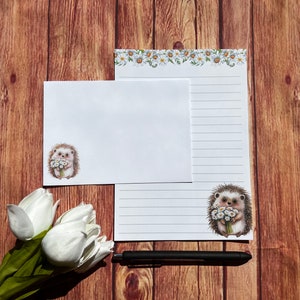 Hedgehog Daisies A5 Writing Set, Snail Mail, Happy Post, Penpal, Custom Stationery, Letter Set, A5 Writing Paper and Envelopes, Note Paper