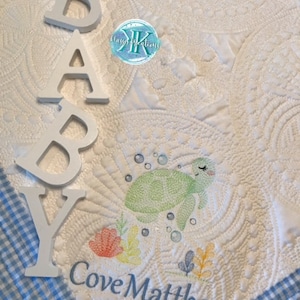 Personalized baby quilt blanket, embroidered quilt, heirloom quilted blanket, personalized embroidery blanket, baby blanket