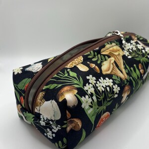 Astuccio portaoggetti a forma di fungo fatto a mano / Astuccio portapenne a forma di fungo / Articoli per maglieria / Borsa piccola / Borsa da toilette /