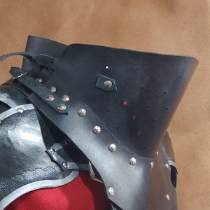 High neck ruff - Leather Gorget - GRV - Larp - Made in Italy