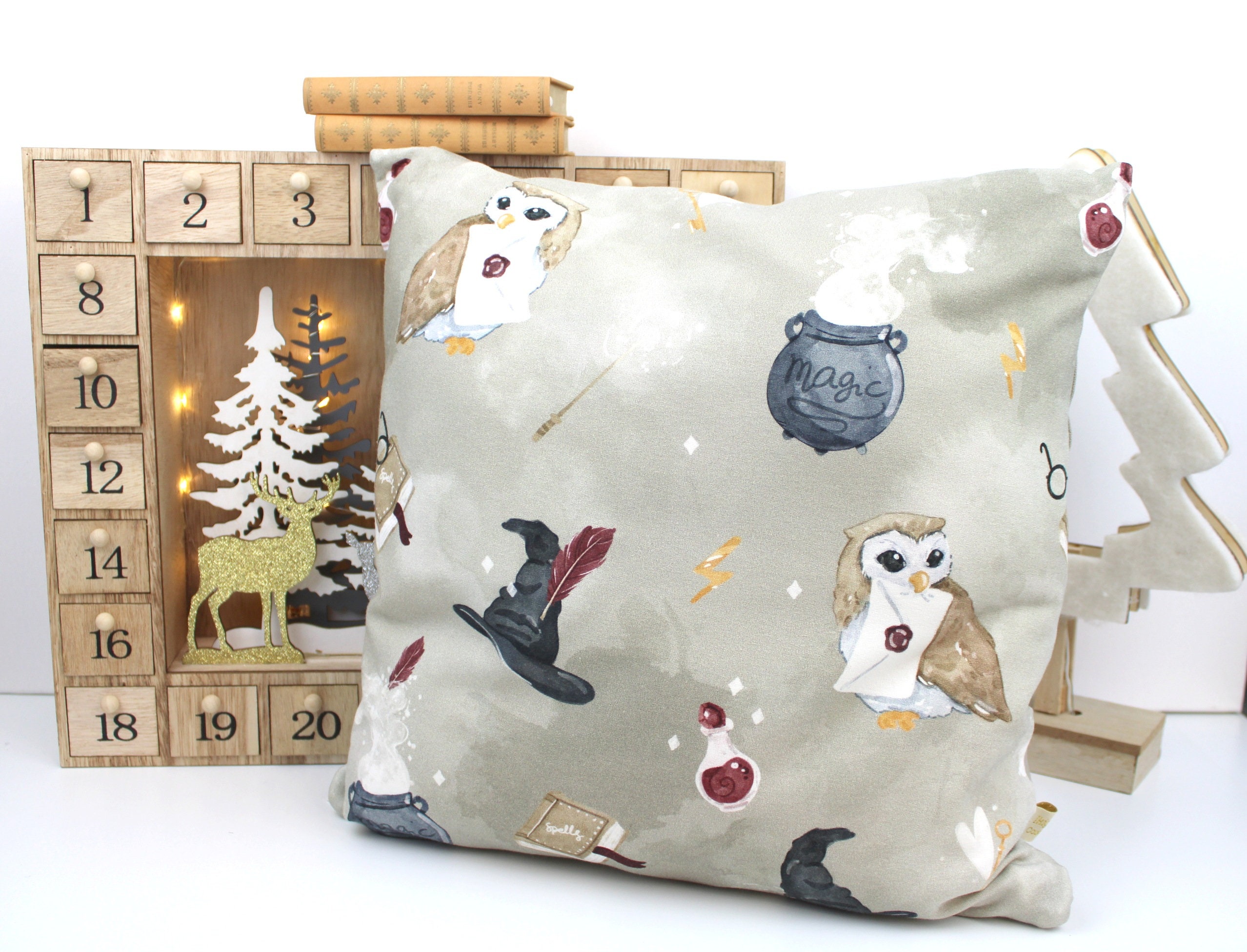 Coussin Déhoussable Motif Petit Sorcier Par Ikigai Couture