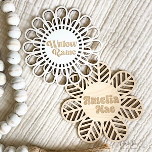 Baby Name Announcement Sign, Baby Daisy Announcement, Baby Rattan Flower Announcement, Baby Name Photo Prop, Engraved Baby Name Floral Sign