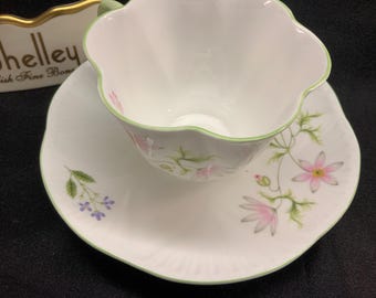 Shelley ／サンライズ＆トールツリー.クリーマー＆シュガーボウル SeaShellyTreasures - Etsy