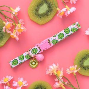Kiwi Cat Collar with Bell and Charm, Breakaway Cat Kiwi Collar, Cute Female Cat Breakaway Collar, Retro Groovy Kitten Collar, Fancy Collar