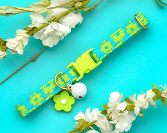 Y2k Daisy Cat Collar with Bell and Charm, Groovy Floral Breakaway Cat Collar, Fancy Spring Girl Cat Collar, Cute Female Kitten Collar Safety