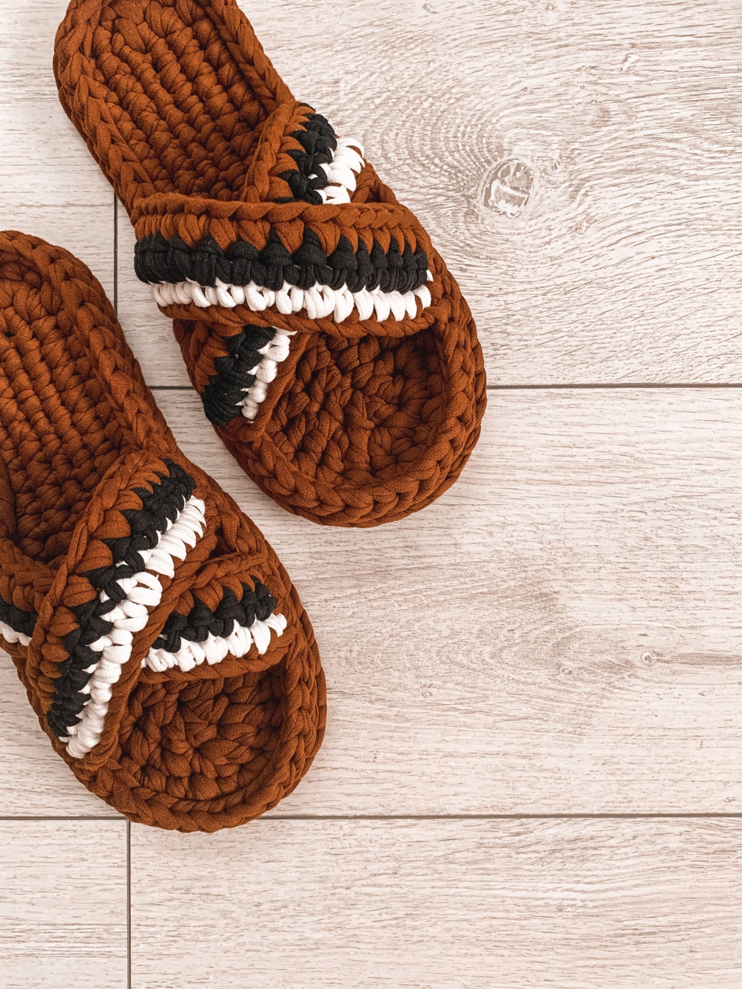 crochet house shoes free pattern