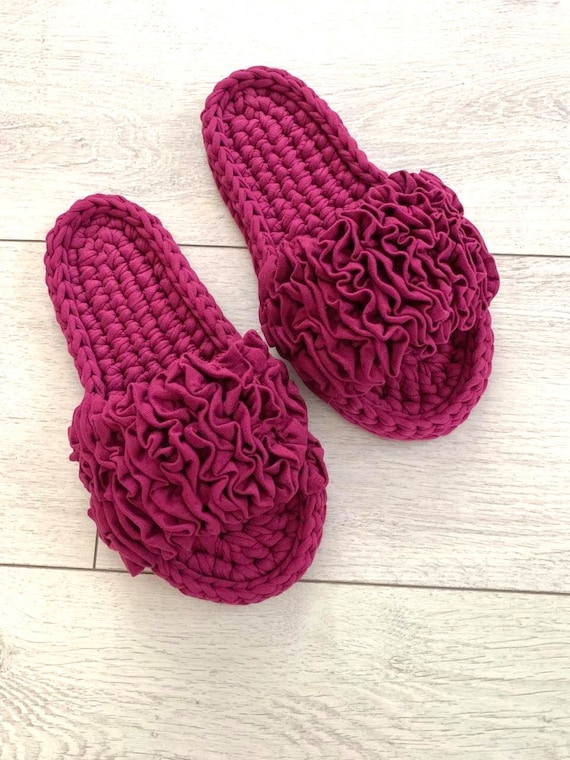 Pantufas de Crochê Abertas: Sapatos Casuais Aconchegantes com Sola