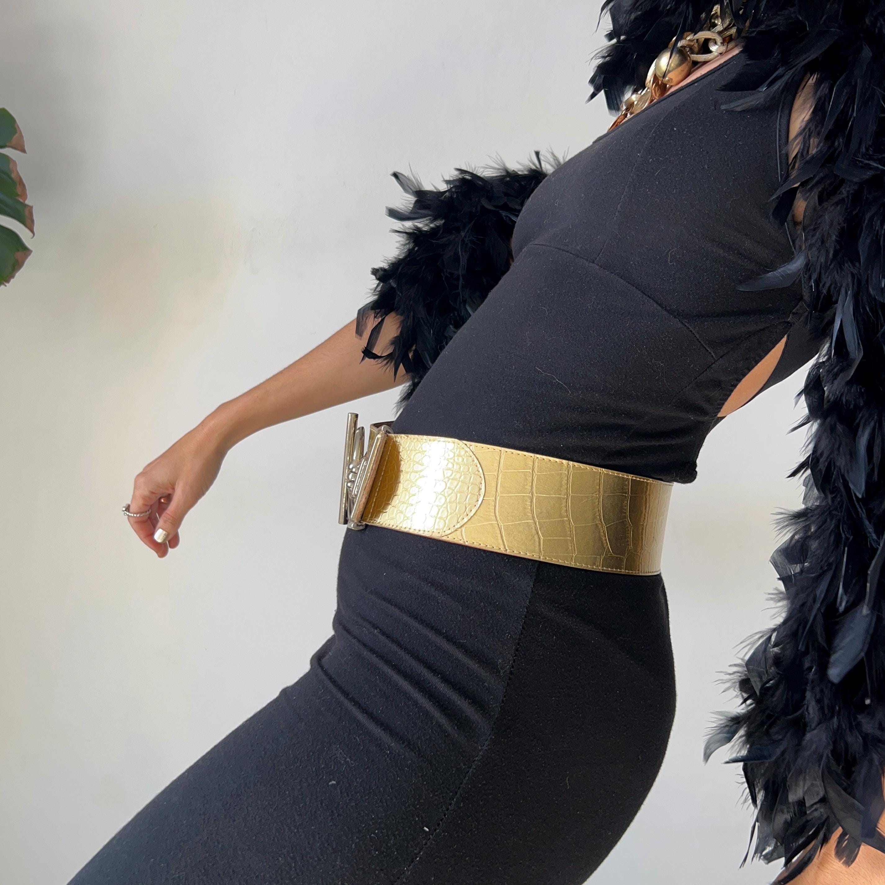 Vintage 80s Genuine Leather Gold Horsebit Hook Waist Belt XS/S 80s Gold Western Leather Belt (S/M) – Holy Thrift main image 2