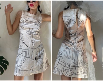 Robe froissée dessin peinte à la main de Picasso, robe en satin blanc de lin art cubisme, robe retravaillée graphique des années 90, robe artsy, cadeau pour elle