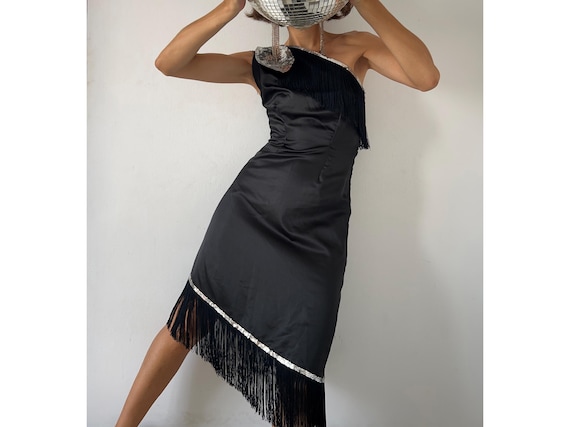 open lace back dress Amazon.com: Charades Women's One Shoulder Dress With Asymmetrical Fringe  Adult Sized Costume, Silver, X-Small US : Clothing, Shoes & Jewelry
