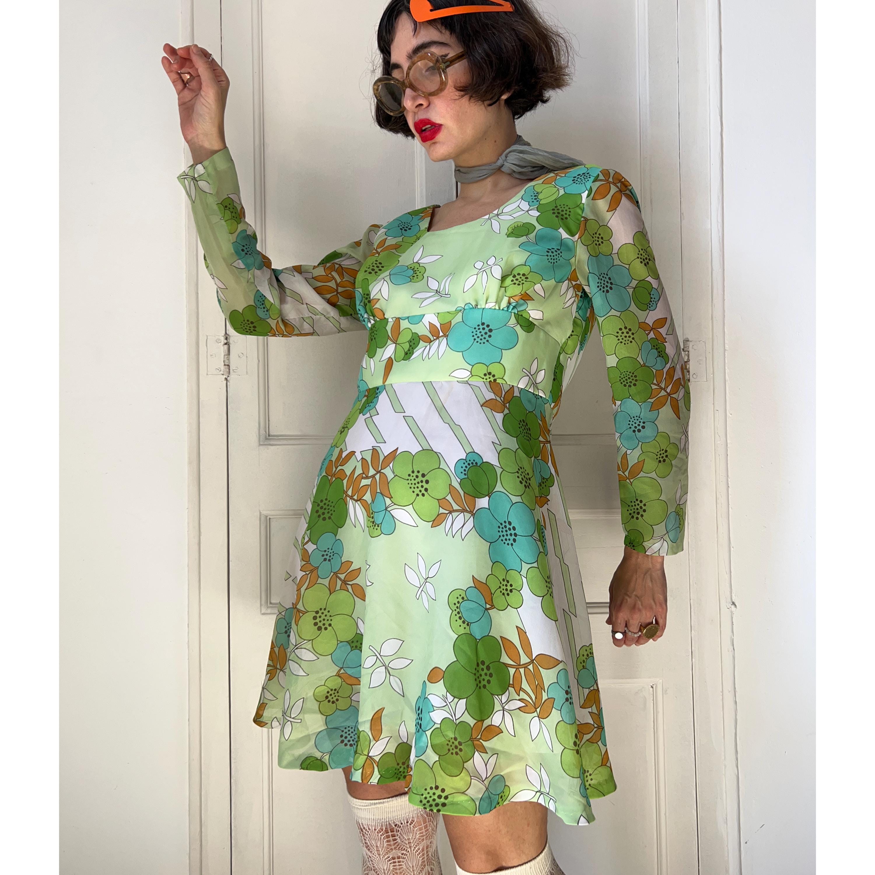 pink chicken santa dress Sunny - Mini - Color:As Photo(Green Ombre) Satin Wedding Dress - au-6-instock Crafted from a love