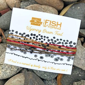 Pulsera con estampado de trucha marrón de Wyoming