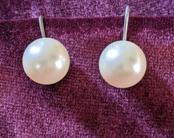 Vintage Mid-century MARVELLA Signed Faux Pearl Ball Clip Earrings -