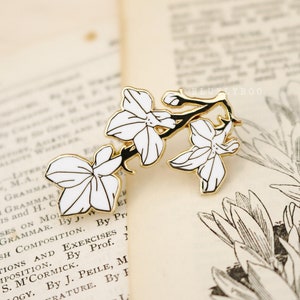 Lobelia Enamel Pin - Flower White Gold Nature Floral Art Badge Brooch Pins
