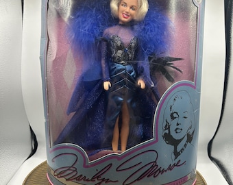 Muñeca VINTAGE 1993 DSI Marilyn Monroe Fur Fantasy Collectors Series #6 NUEVA EN CAJA