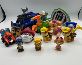 BIG ole’ Lot of Paw Patrol Toys and Action Figures Spinmaster