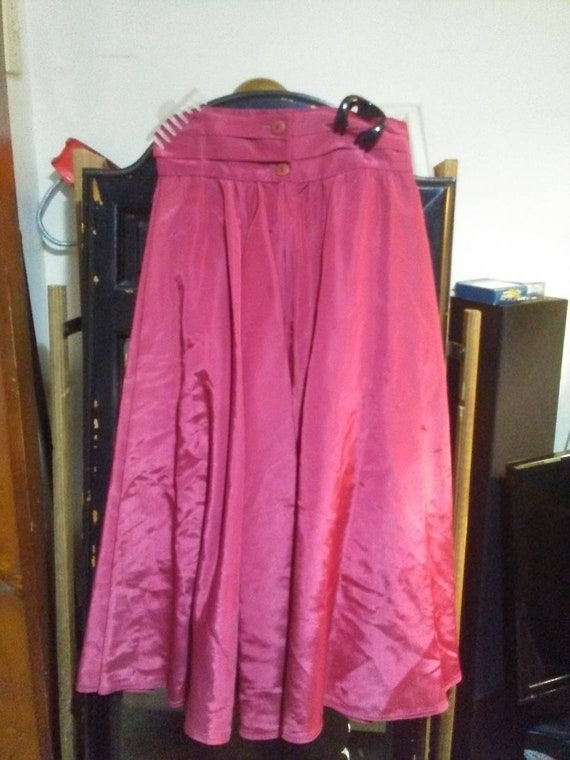 Gunnies Gunne Sax skirt. J. McClintock.