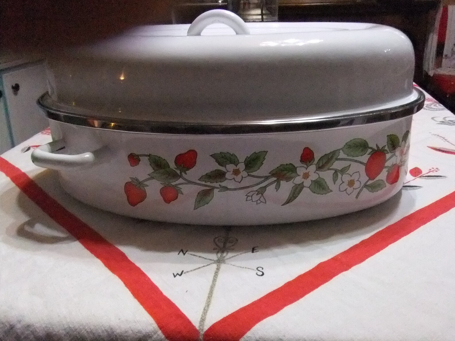 Vintage Enamel Roasting Pan & Lid White With Strawberries Etsy