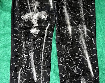 Custom cross hand  fabric painted women’s GV jeans in size 16