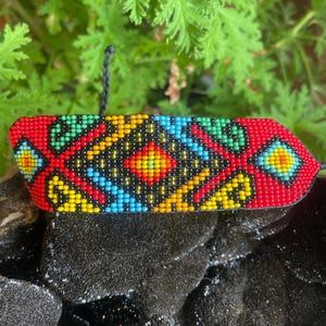 Handgemachtes kolumbianisches Perlenarmband