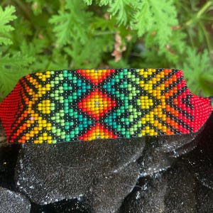 Handgemachtes kolumbianisches Perlenarmband