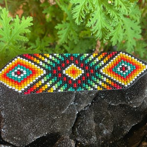 Handgemachtes kolumbianisches Perlenarmband