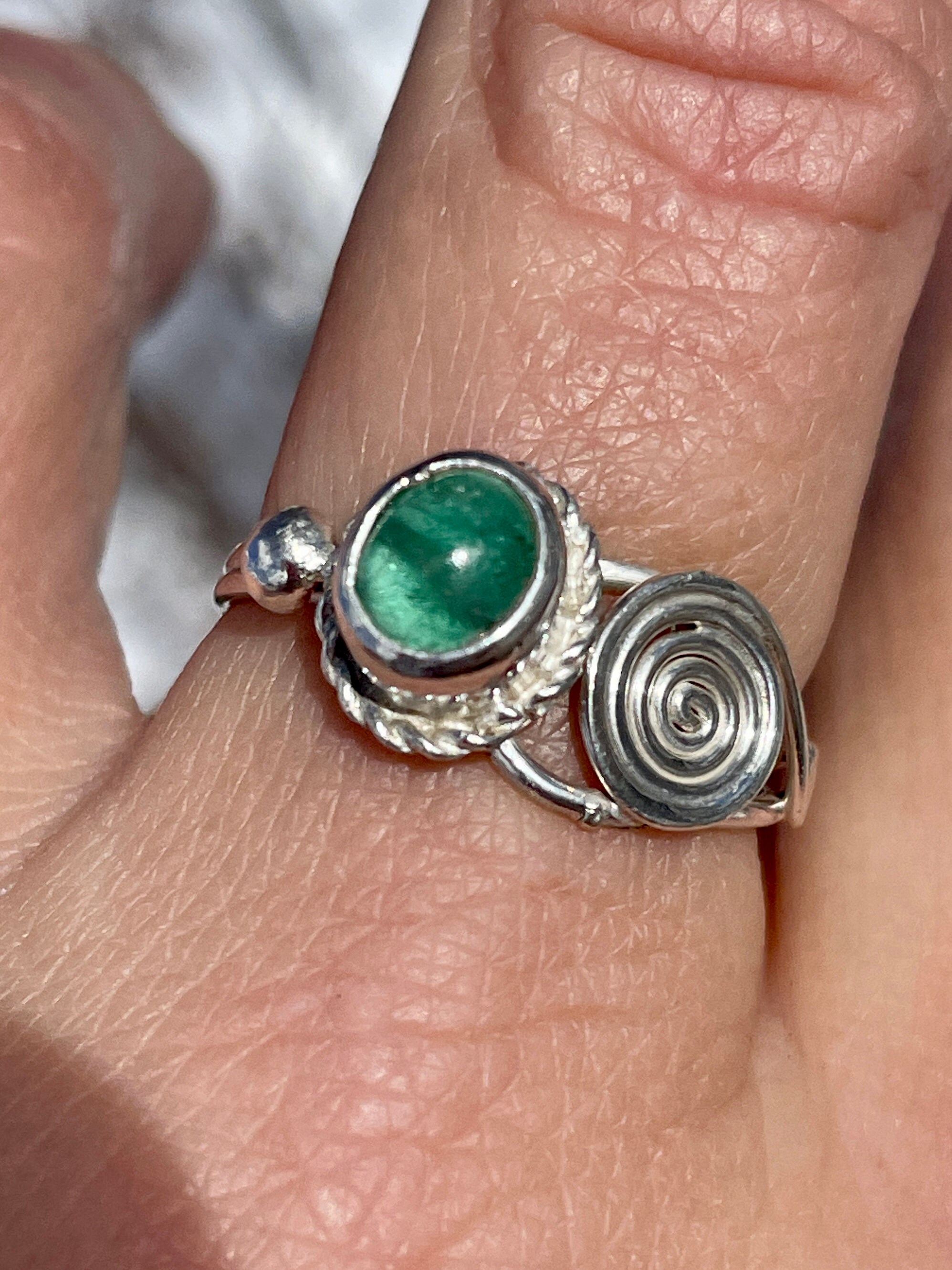 Bague émeraude Verte De Colombie 9,35 Carats - Monture Argent 925 - Certifiée AGI