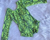 Green Snake print Baby girl Spandex bodysuit, Green Black Exotic animal print Long sleeves Open tie back newborn toddlers cute Swimwear