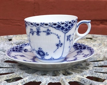 Royal Copenhagen - no. 756 - Musselmalet - Blue Fluted Half Lace - Cup and saucer - Hand-painted in Denmark