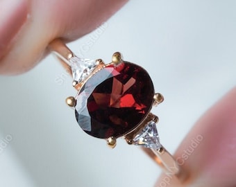 Red Garnet Ring, Garnet Engagement Ring, Oval Cut garnet ring, Birthstone Ring, Garnet Sterling Silver Ring