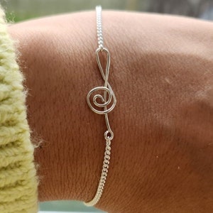 Musiknoten Armband mit Violinschlüssel. Armbänder für Damen mit personalisierter Grußkarte. Geburtstagsgeschenke. Bereit zum Verschenken. ;)