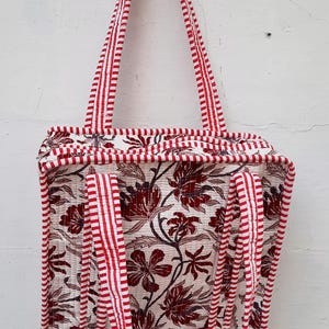 Mini sac fourre-tout matelassé en coton vintage pour elle, sac fourre-tout personnel vintage pour elle, sac fourre-tout indien à imprimé floral, sac ethnique fait main en coton,