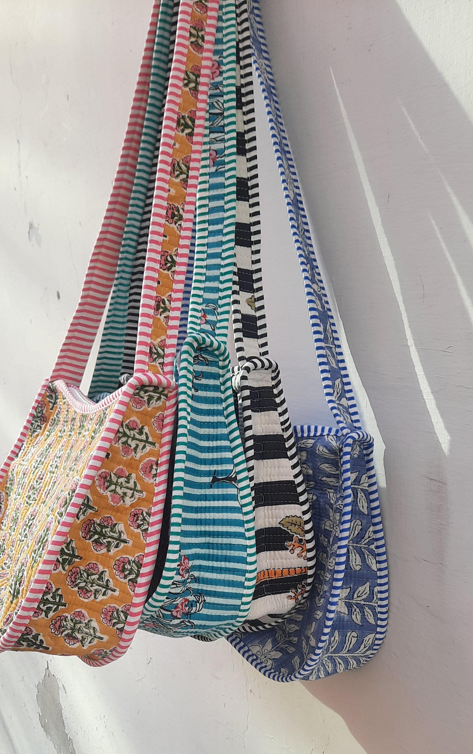 Bolsas grandes de ombro acolchoadas de algodão com estampa de blocos | Bolsas femininas para transporte pessoal | Bolsas de mão tote feitas à mão | Bolsa com novo estilo | Presente para ela