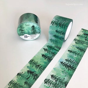Ruban adhésif washi forêt • Ruban adhésif large avec des épicéas • Aquarelle vert nature • Ruban adhésif de masquage décoratif • 30 mm x 10 m • bujostickers.com 093
