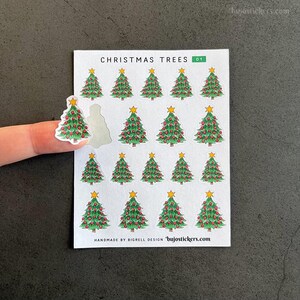 Pegatinas de árboles de Navidad. Manualidades con papel, bujo, bullet journaling, diario artístico, creación de tarjetas, creación, decoración, adornos, scrapbooking, manualidades, diversión