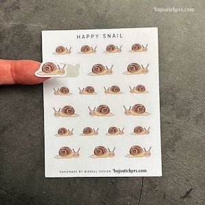 Fröhliche Schnecken Aufkleber. Süße handgezeichnete einzigartige matte Sticker. Natur, Insekt, Tier. Kinderbasteln, scrapbooking, dekorieren. bujostickers.com