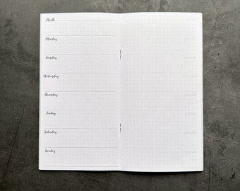 Traveler&#39;s Notebook • Week + Notes • Regular/standar size • Horizontal week + dot grid note page • 6 months/27 weeks undated planner
