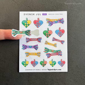 Adornos y decoraciones navideñas suecas. Tarjetas dibujadas a mano, bujo, bullet journaling, diario artístico, manualidades, letras coloridas, diversión para niños