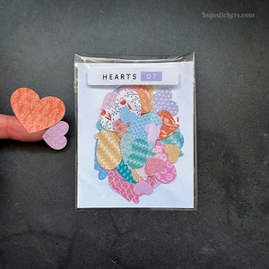 Adesivi a forma di cuore in colori pastello e motivi dolci. 73 pezzi di taglie miste. Fustellato con linguetta facile da staccare. Scrapbooking, cartoline, artigianato, journaling