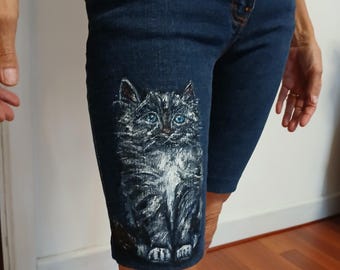 Handpainted in oilpaint  upcycled   jean shorts size 10