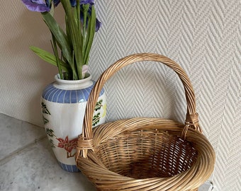 Vintage beige round wicker basket