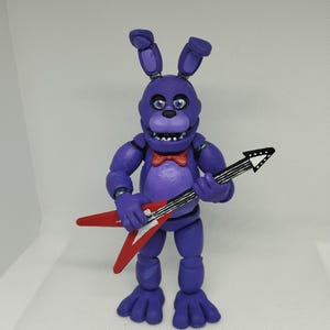 Bonnie with guitar