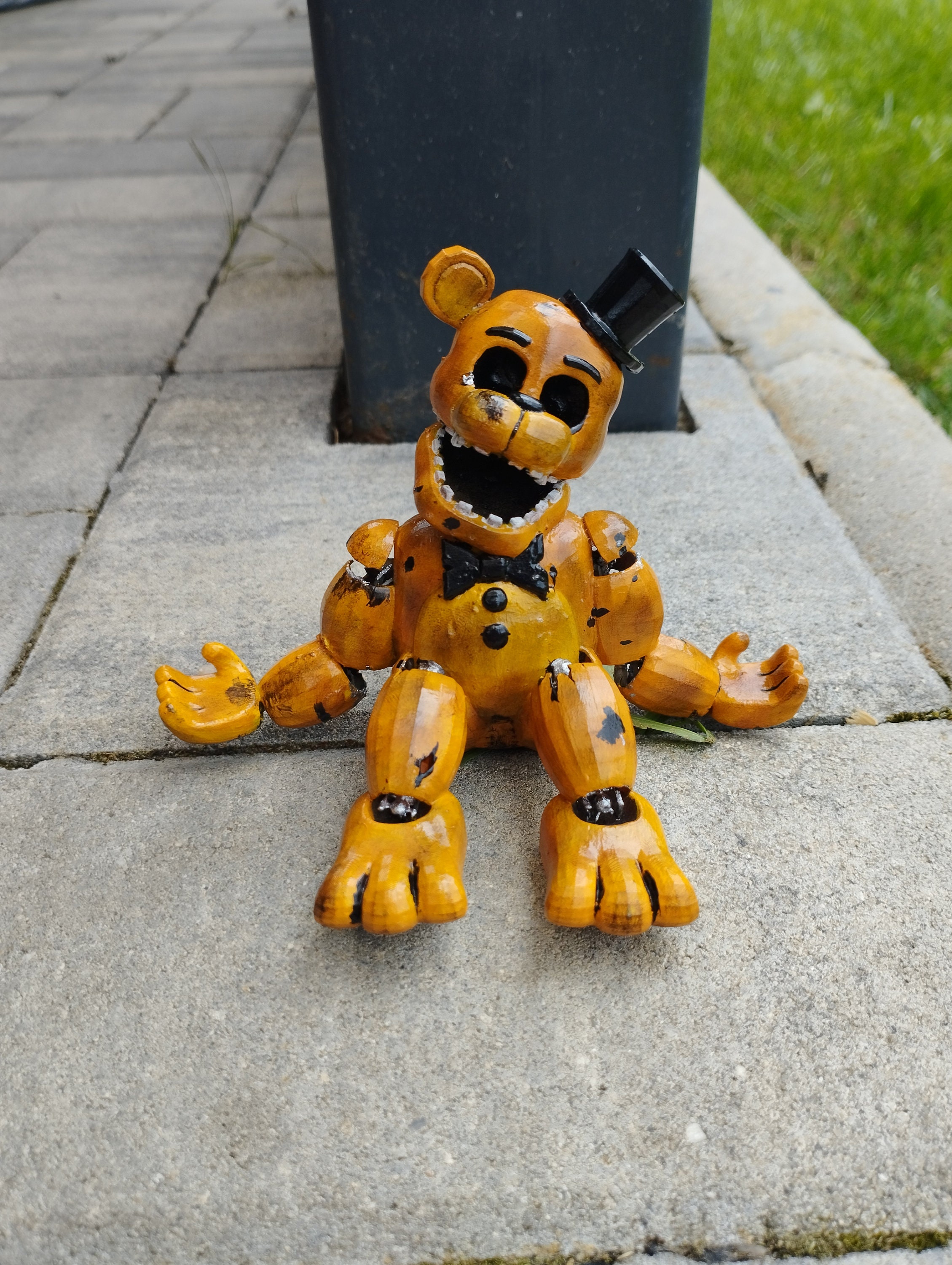 Fredbear and Golden Freddy statue (concept) : r/fivenightsatfreddys