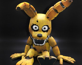 Modello Plushtrap seduto Italia