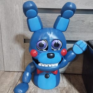 Lifesize Bonbon Pose2