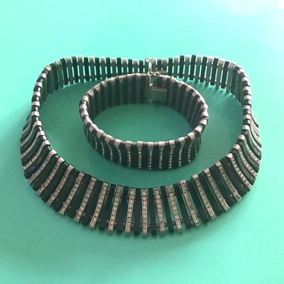 Stunning Art Deco Choker and Bracelet 30's
