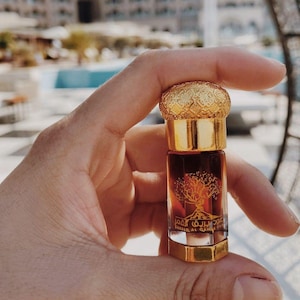 Cambodian-Style Oud Aroma | Malacensis Profile | Thai Agarwood Oil | Rich Sweet Resin Attar I Natural Agarwood Oil I 20+ yrs - Oud Prestige