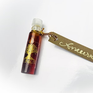 Natural Oud Oil Pure Agarwood Luxury Oud Perfume Arabic Oud Scent Organic Agarwood Oil Thai Cambodia Agarwood Sweet Scent Oud Attar Ameera