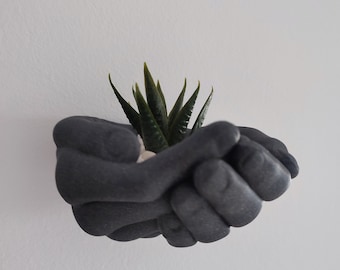 Hands hanging planter / Plant pot / Air plant holder / Wall art / Indoor & outdoor decor / Wall planter / Wall decor / Home decor / Gift